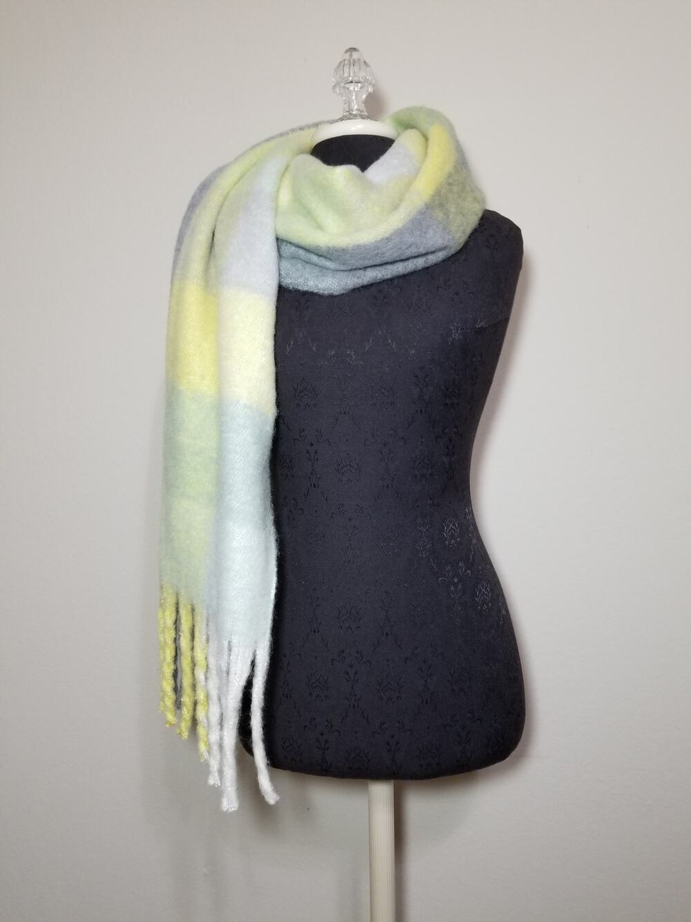 CROWN & IVY Women's NEW Scarf Polyester 70" x 14" Color Yellow Gray NWT